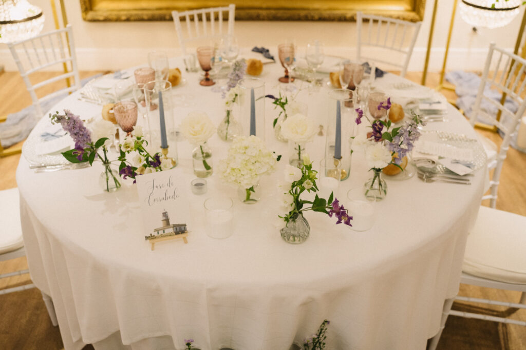 Decoración de boda en Pazo do Tambre, Galicia · Andrea & Alex · Blue Artisan