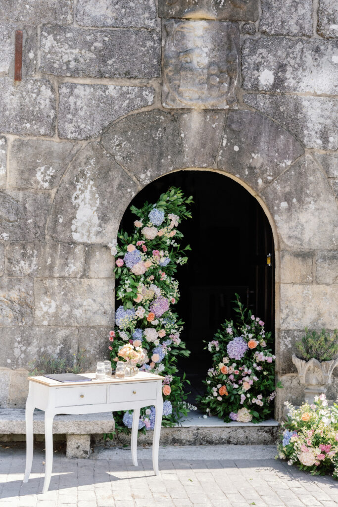 Decoración de boda en Pazo de Mosende, Galicia · Ani & JC · Blue Artisan