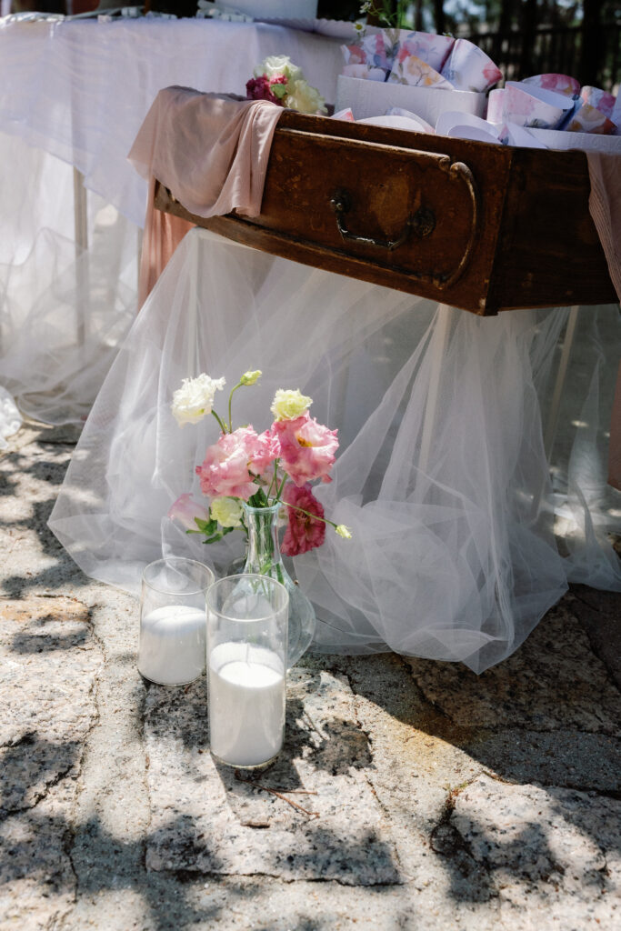 Decoración de boda en Pazo de Mosende, Galicia · Ani & JC · Blue Artisan
