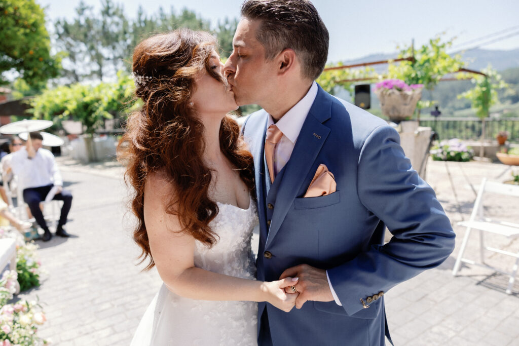 Decoración de boda en Pazo de Mosende, Galicia · Ani & JC · Blue Artisan