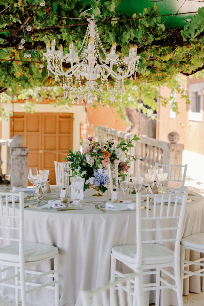 Decoración de boda en Pazo de Mosende, Galicia · Ani & JC · Blue Artisan