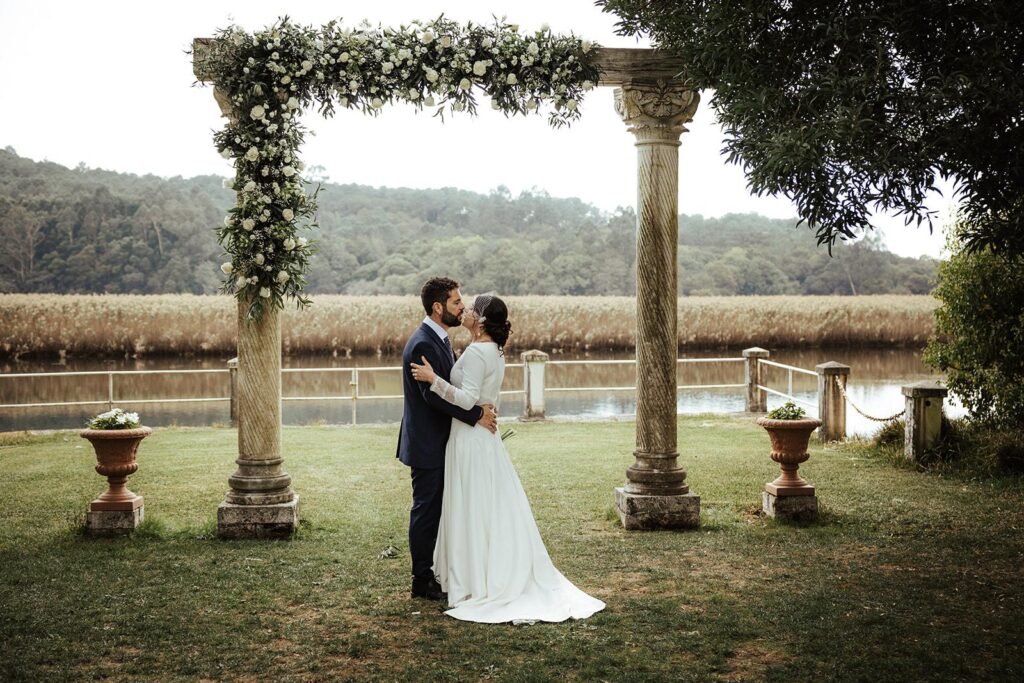 Decoración de boda en Pazo do Tambre, Galicia · Pilar & Edu · Blue Artisan