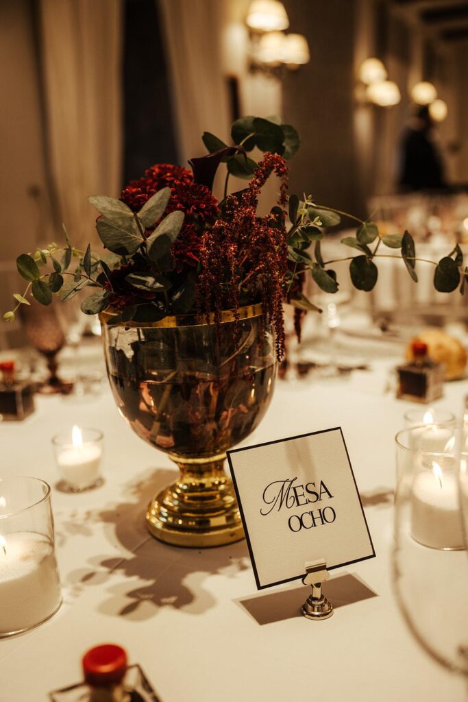 Decoración de boda en Pazo do Tambre, Galicia · Pilar & Edu · Blue Artisan