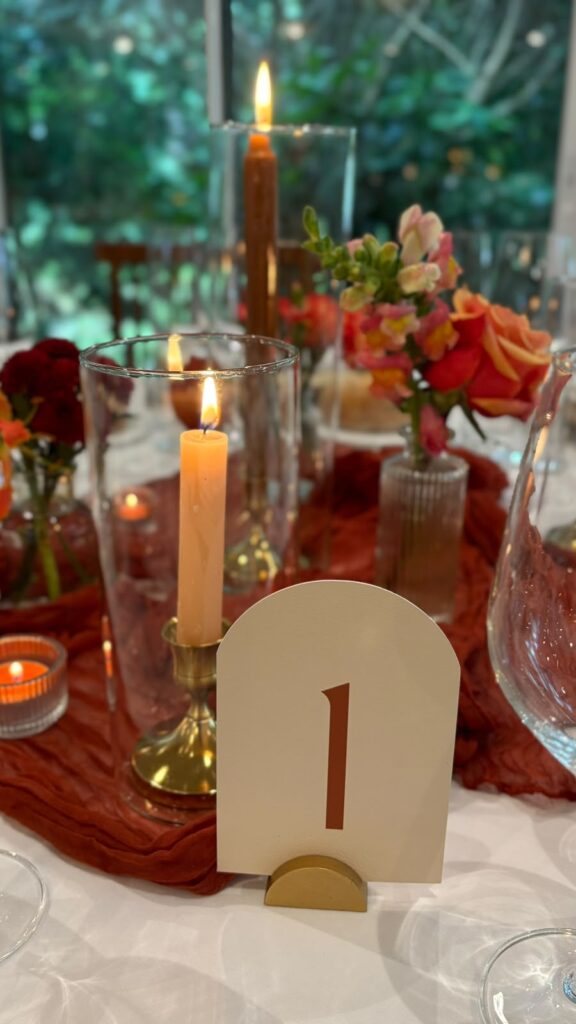 Decoración de boda en Quinta Canaima, Galicia · Tam & Rober · Blue Artisan