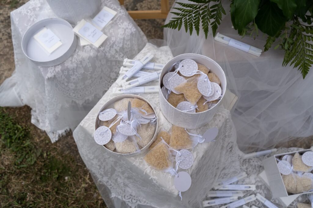 Decoración de boda gallega en Costa Caión, A Coruña · Nieves & Alberto · Blue Artisan
