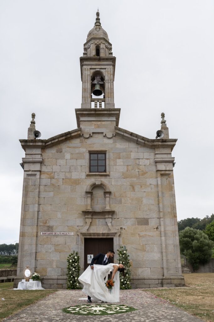 Decoración de boda gallega en Costa Caión, A Coruña · Nieves & Alberto · Blue Artisan