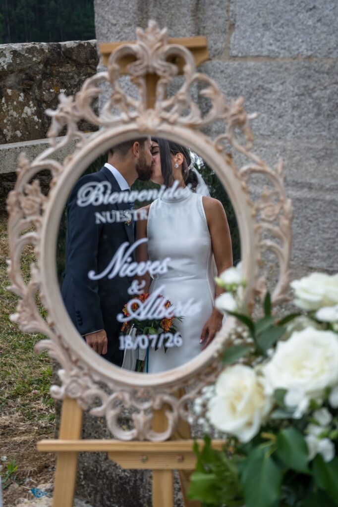 Decoración de boda gallega en Costa Caión, A Coruña · Nieves & Alberto · Blue Artisan