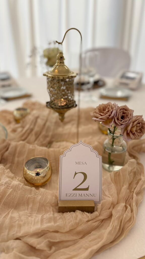 Decoración de boda estilo marroquí en el Balneario de Guitiriz, Lugo · Hakima & Jacobo · Blue Artisan