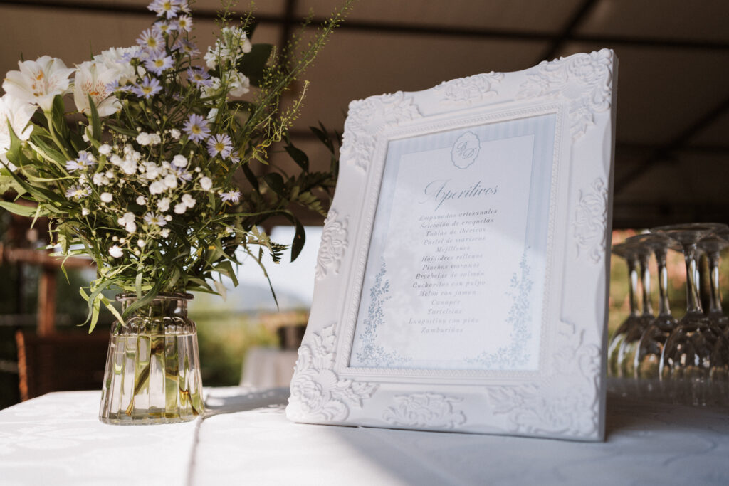 Decoración de boda en Los Molinos, Galicia · Blanca & Dani · Blue Artisan