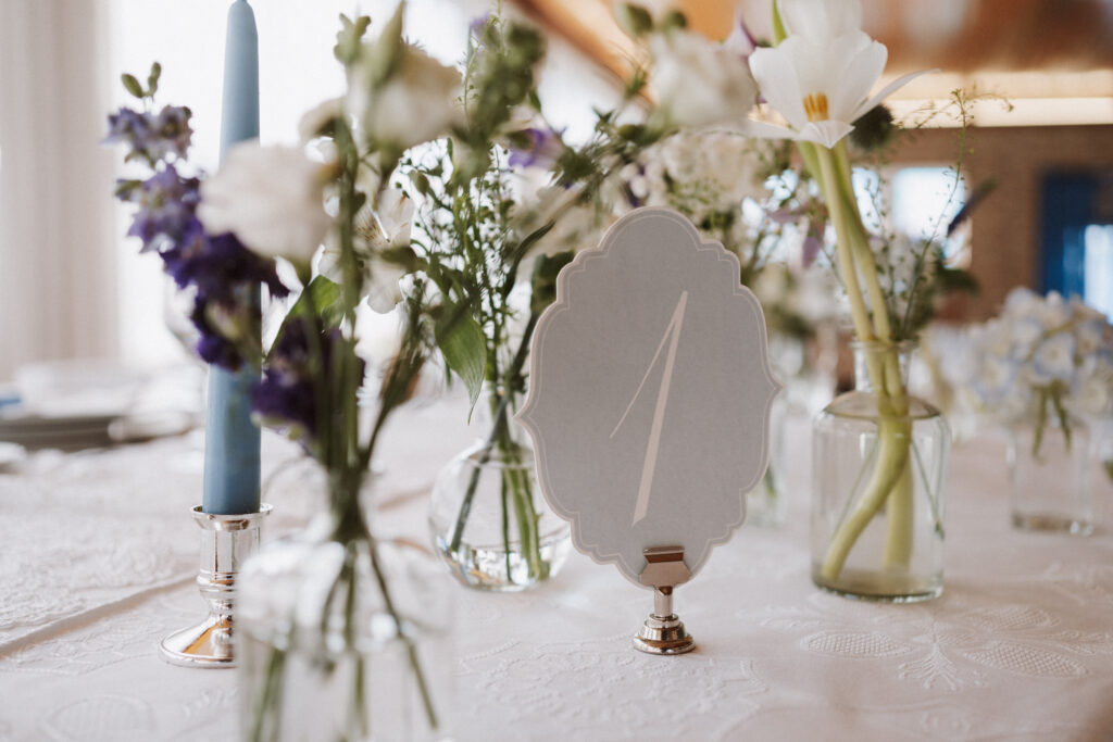 Decoración de boda en Los Molinos, Galicia · Blanca & Dani · Blue Artisan