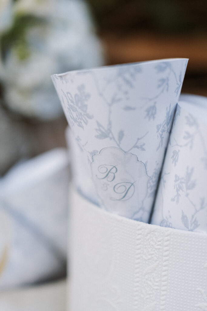 Decoración de boda en Los Molinos, Galicia · Blanca & Dani · Blue Artisan